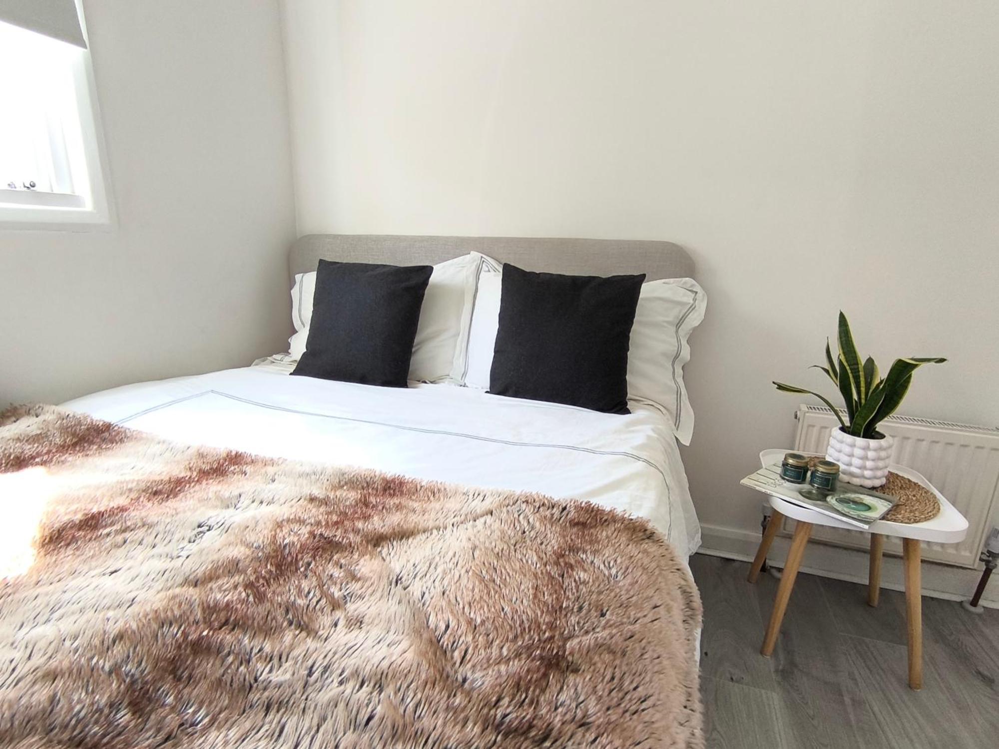 Bright Chiswick Apartment - Great Location Londyn Zewnętrze zdjęcie