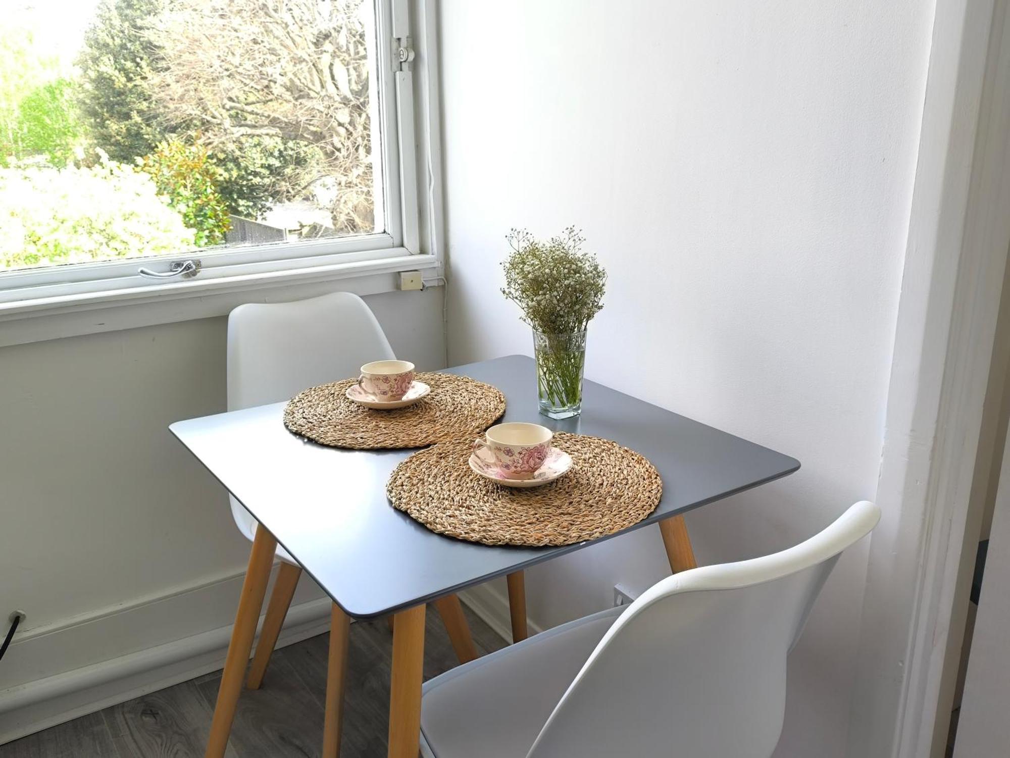 Bright Chiswick Apartment - Great Location Londyn Zewnętrze zdjęcie